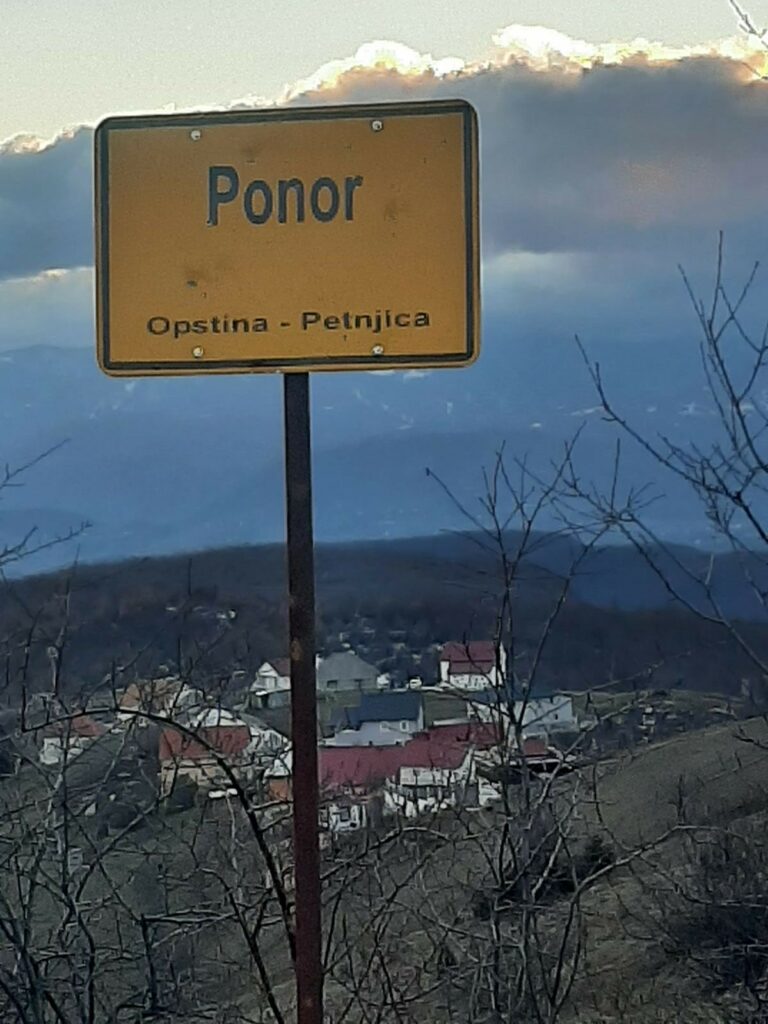 Ukradeni saobraćajni znakovi ka selu Ponor