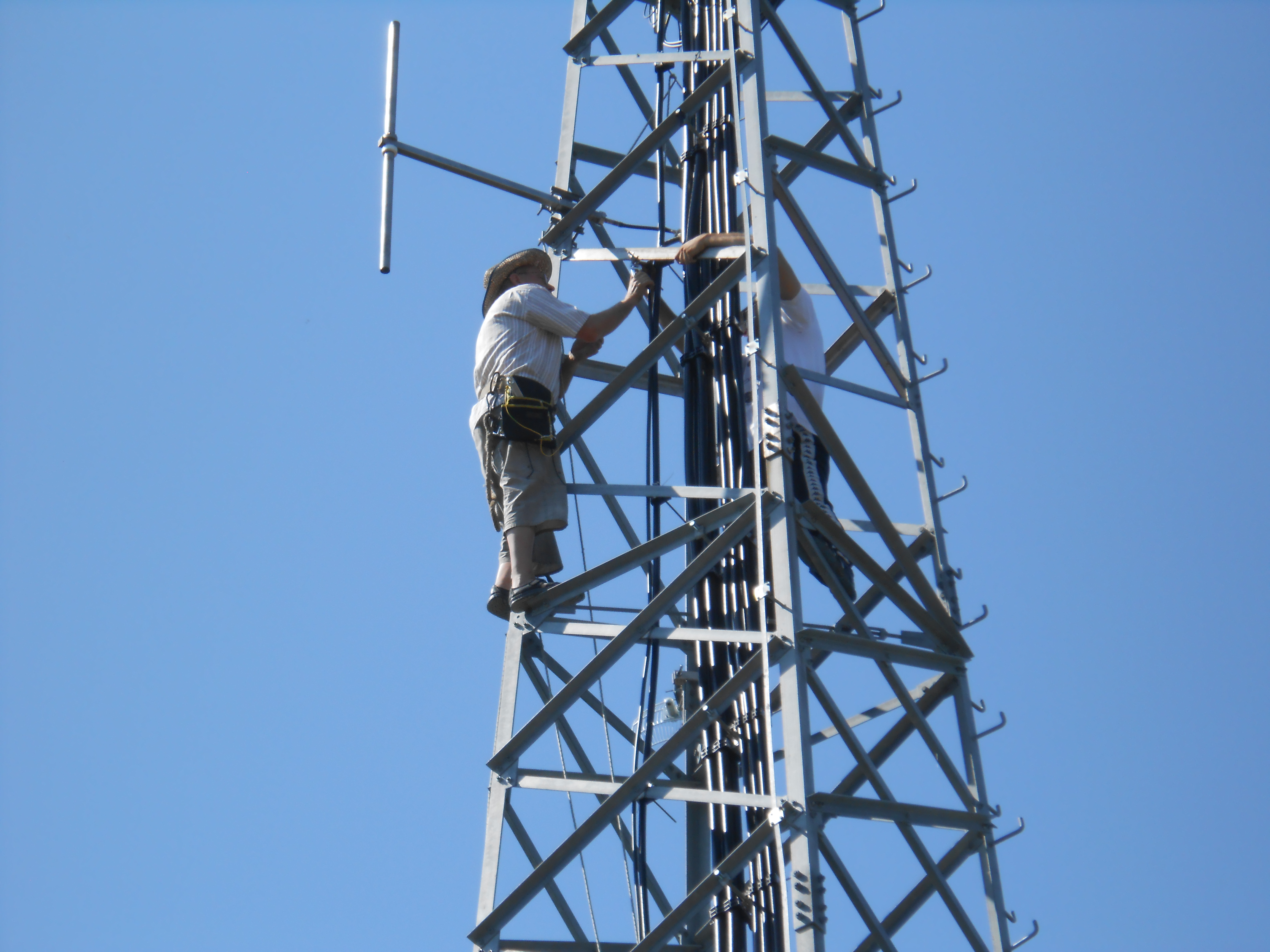 GROM UDARIO ANTENSKI SISTEM RADIJA – SIGNAL PREKO INTERNETA U FUNKCIJI