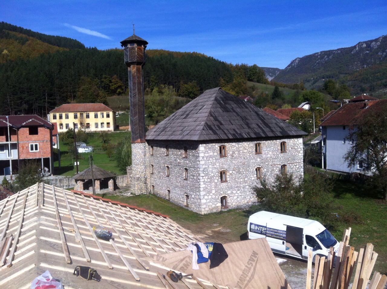 Foto priča: Pogledajte kako napreduju radovi na gasilhani u Petnjici