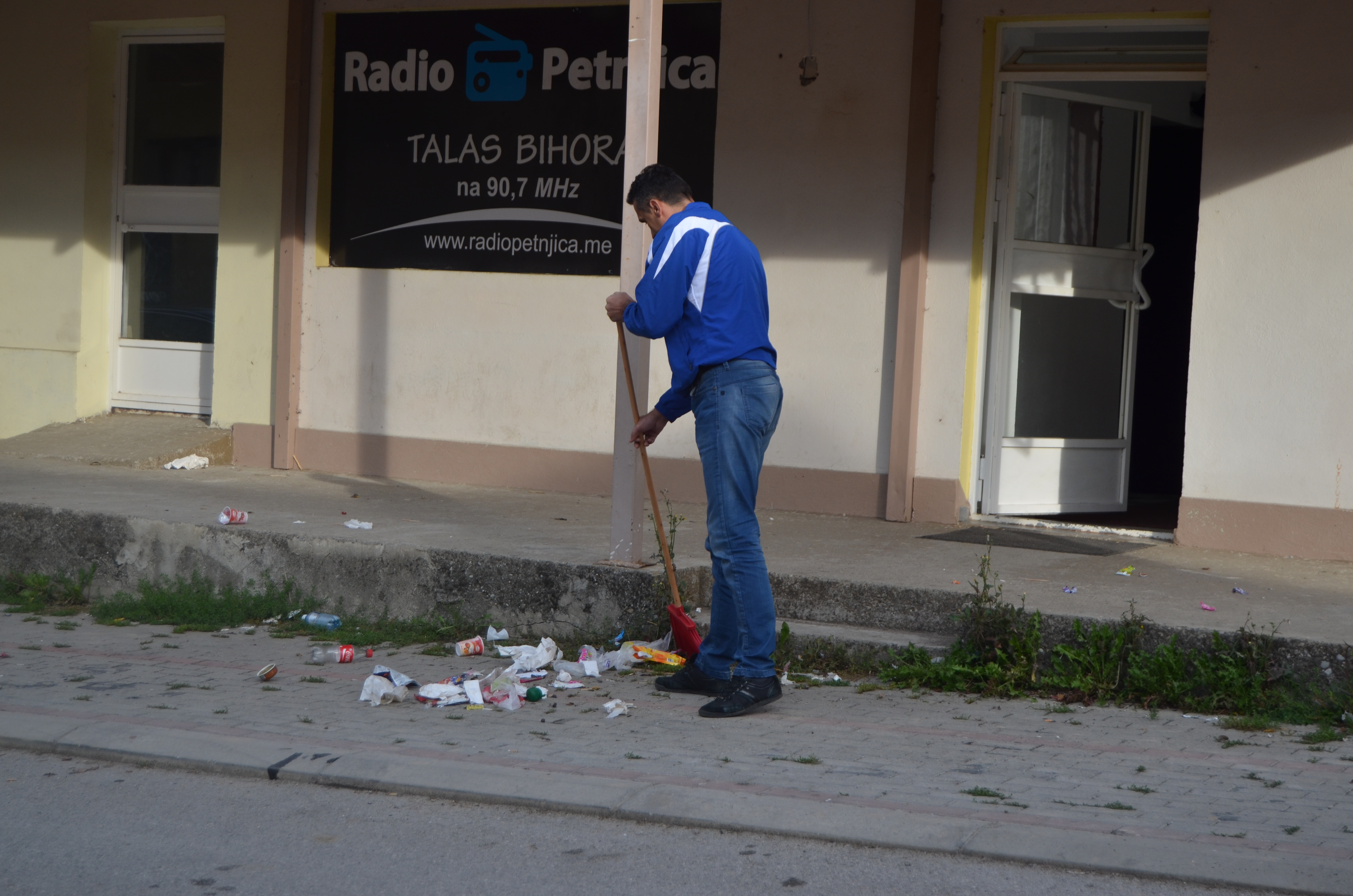 Pobjeda piše: Preduzeće u Petnjici čeka ljude i mašine