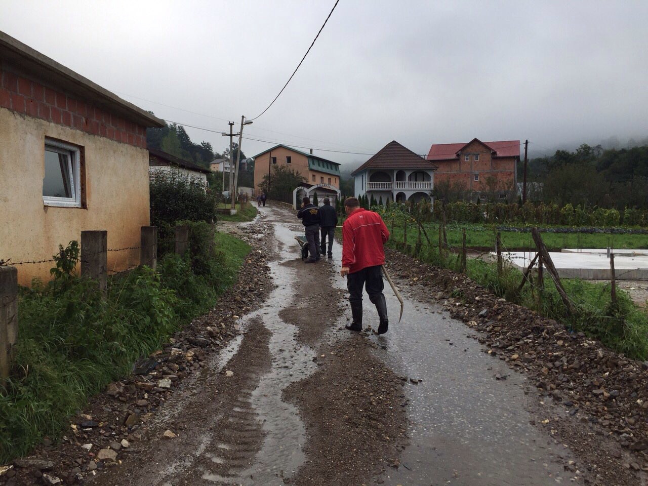 SVE RASPOLOŽIVE SNAGE NA SANACIJI ŠTETE OD POPLAVA