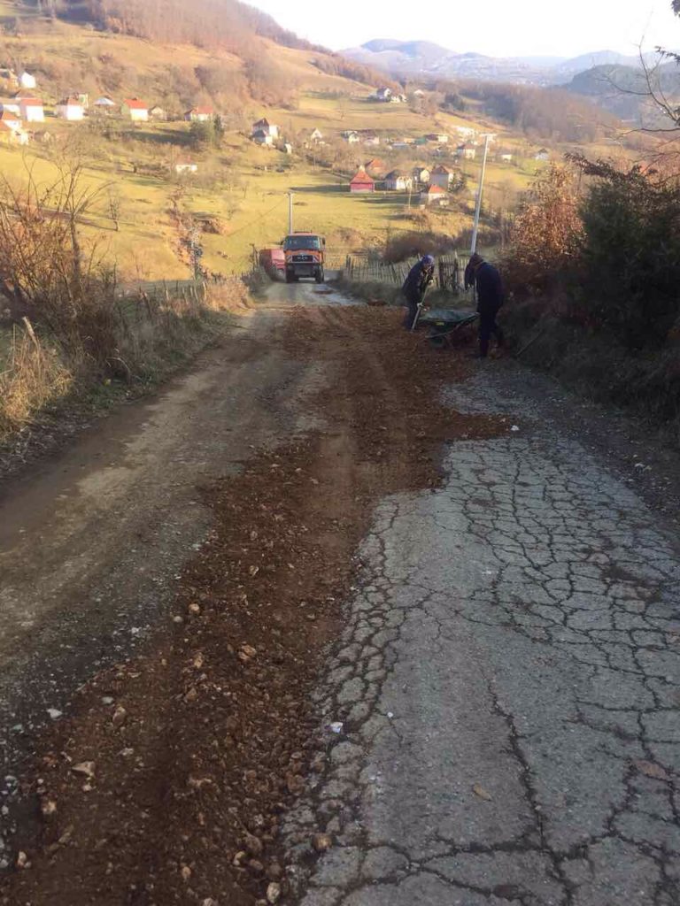 POČELA SANACIJA PUTA PETNJICA-PECKO