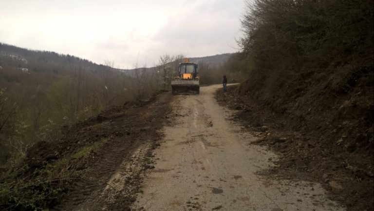 RADNICI KOMUNALNOG NA PUTU PETNJICA – STENICE