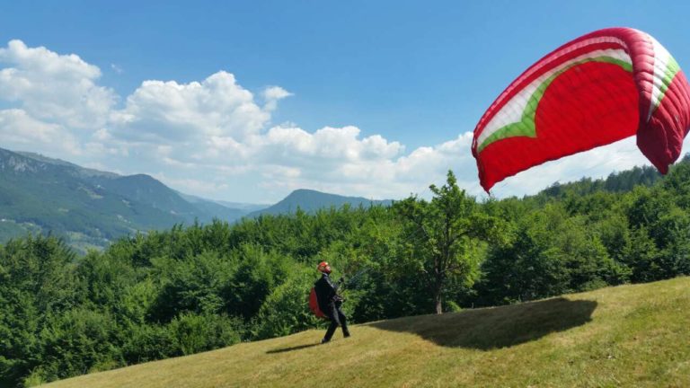 PARAGLADERI PRVI PUT NA BIHORSKOM NEBU