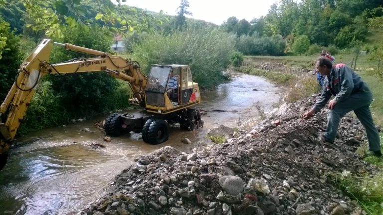 HUREMOVIĆI UZELI STVAR U SVOJE RUKE