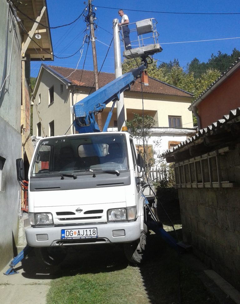 NEMA STRUJE U PETNJICI ZBOG ZAMJENA STUBOVA