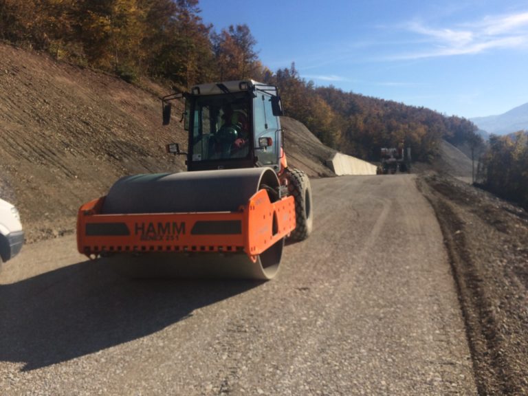 VIDEO: VODIMO VAS U OBILAZAK IZGRADNJE PUTA PETNJICA – PODVADE