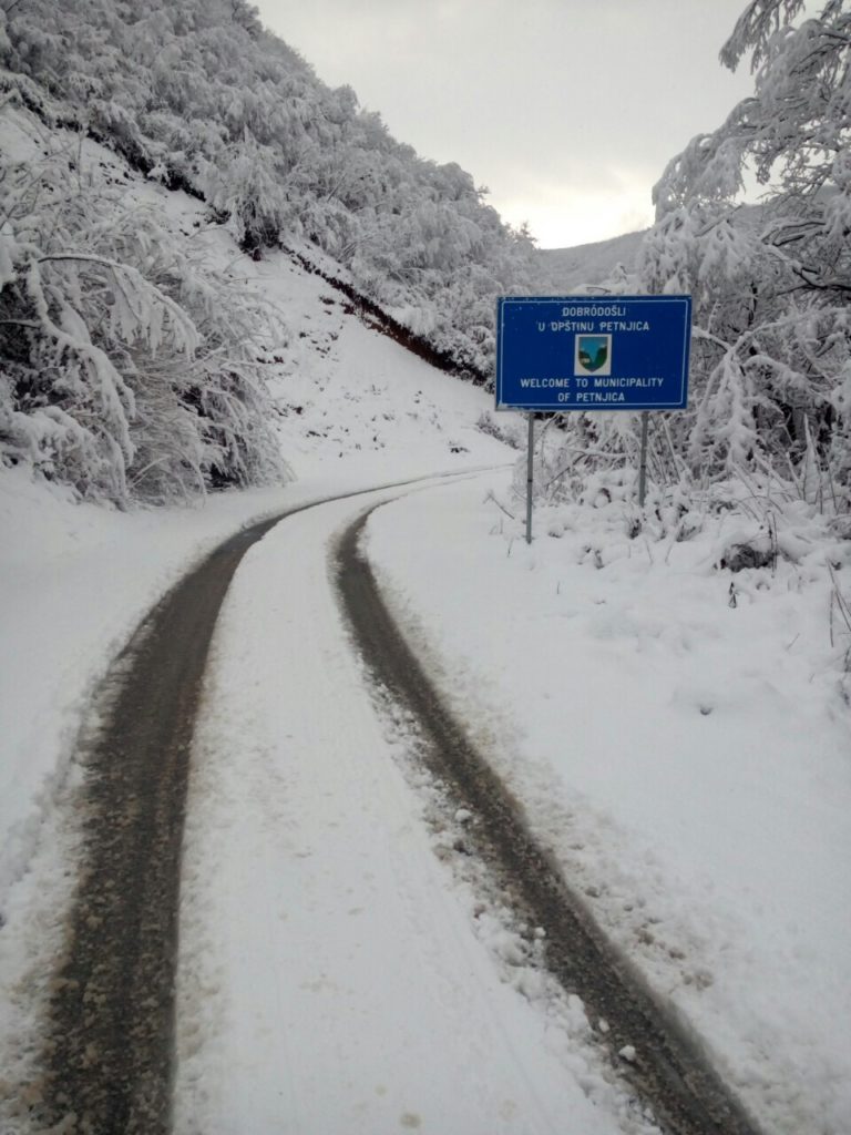 SNIJEG U BIHORU 10 CM, PUTEVI PROHODNI