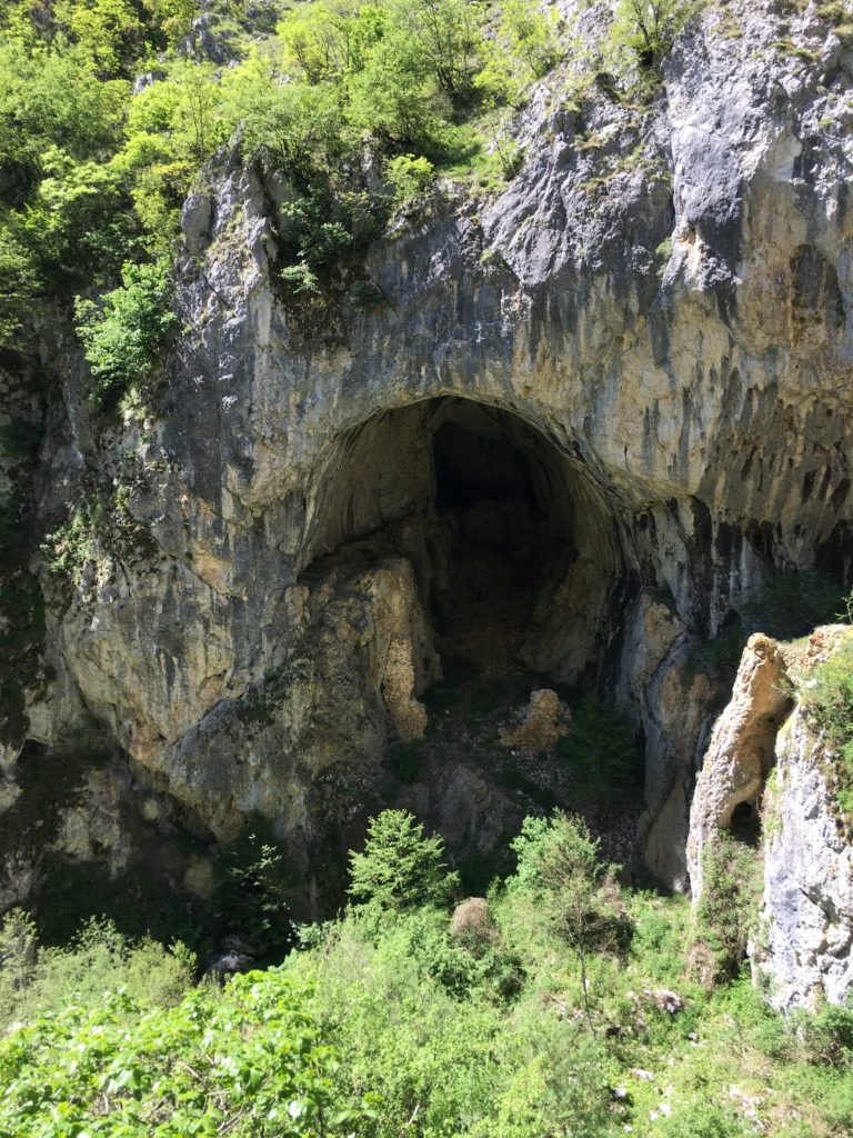 IZ PRAISTORIJE PETNJICE: BLAGO JERININOG GRADA