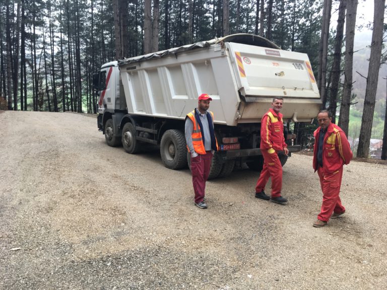 PETNJICA: SANACIJA LOKALNIH PUTEVA PRIJE ZIME