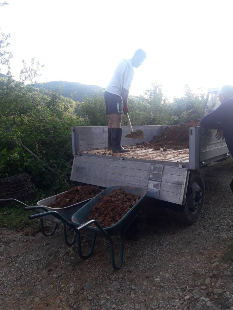 POSLJEDICE NEVREMENA U BIHORU: MJEŠTANI ČISTE PUT I DO PALJUHA