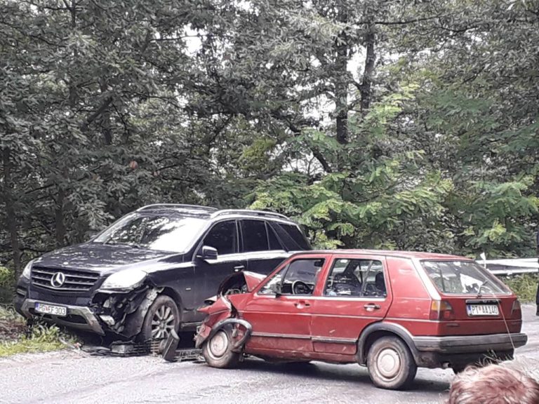 SAOBRAĆAJNA NEZGODA NA PUTU PETNJICA – BERANE, POVRIJEĐENI PREBAČENI U BERANSKU BOLNICU