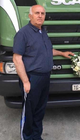 ŽIVOTNA PRIČA DŽEKA ŠABOTIĆA:  JEDNA SOBA, OTAC, DVIJE MAJKE I SEDAMNAESTORO DJECE, A SVI SREĆNI I ZADOVOLJNI