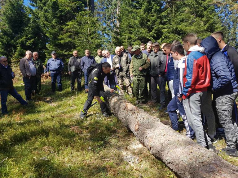 MINISTARSTVO POLJOPRIVREDE: U PETNJICI ODRŽANA OBUKA PREDSTAVNIKA ŠUMARSKE STRUKE