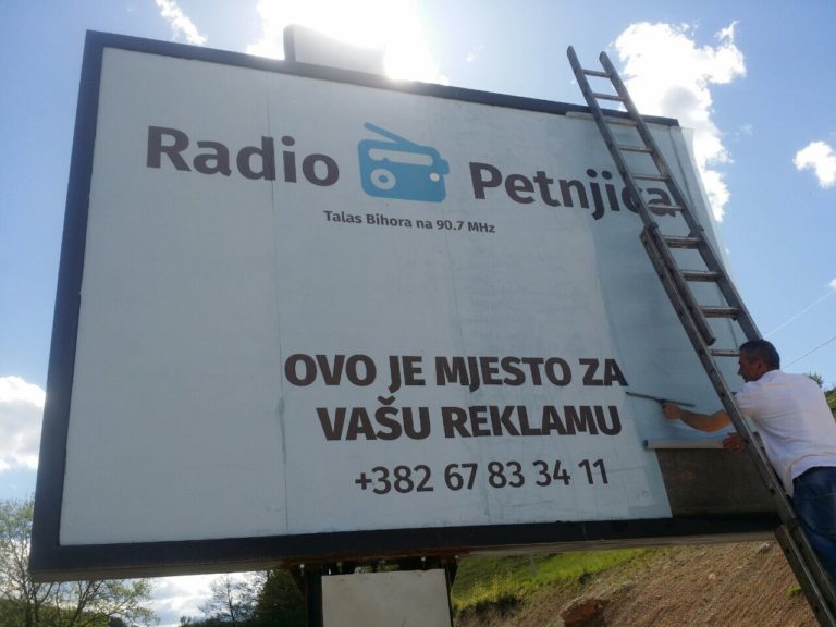 PRVI REKLAMNI BILBORD U PETNJICI: OKUPIMO SE SVI NA JEDNOM MJESTU – RADIO PETNJICA