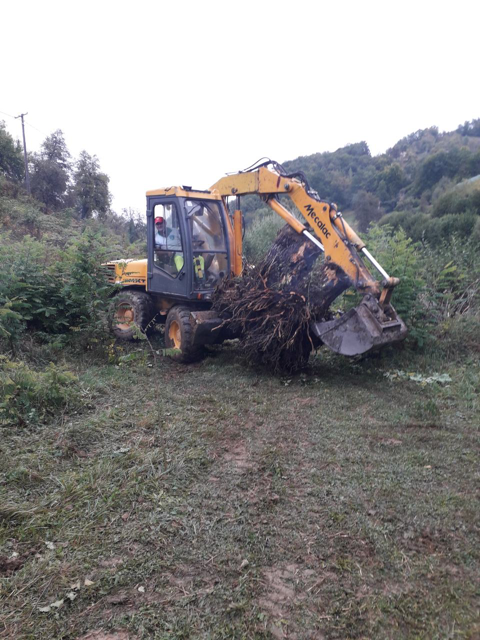 PETNJICA: RADNICI ČISTILI PUT DO BIOČE