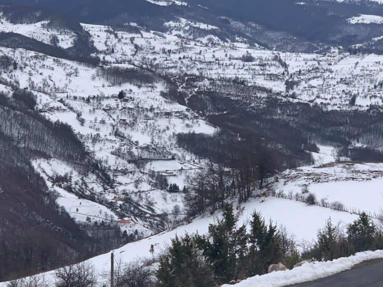 FOTO PRIČA: ZIMSKA IDILA – POGLED SA PONORA