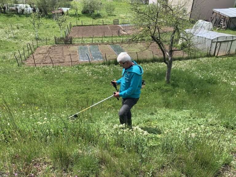 PETNJICA: TRIMERI I KOSAČICE ZAMIJENILI KOSE