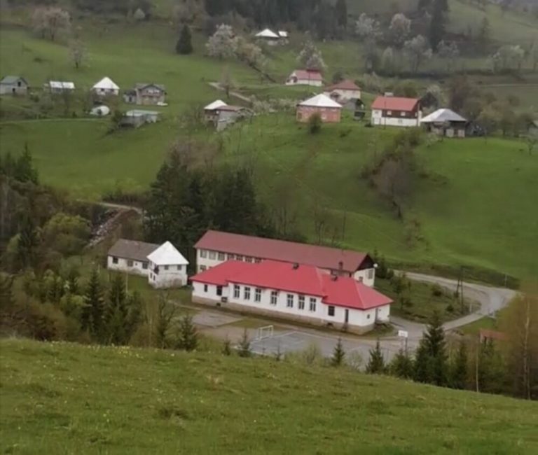 OŠ “Savin Bor dobija školski autobus od Minsitarstva