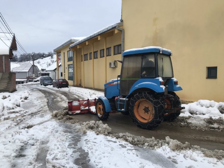 SNIJEG NE DA KOMUNALNOM NI DA PREDAHNE