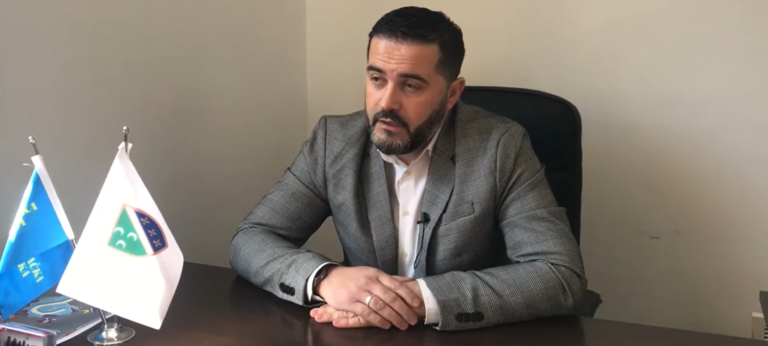 (VIDEO) DURAKOVIĆ: ODNOS SADAŠNJE VLASTI PREMA MANJINAMA JE DISKRIMINATORSKI