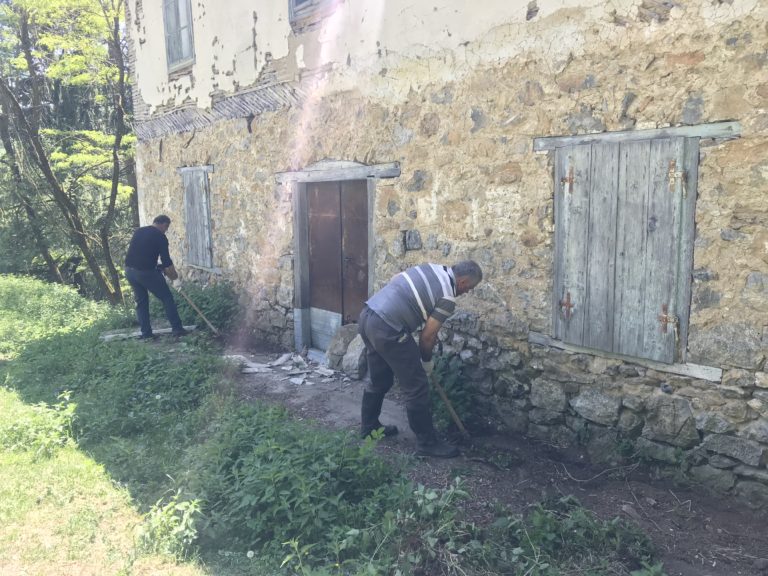 (FOTO I VIDEO) POČELO UREĐIVANJE KRŠIĆA KULE