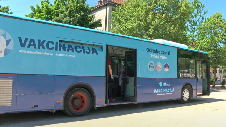 VAKCINALNI AUTOBUS U PETNJICI U NEDJELJU