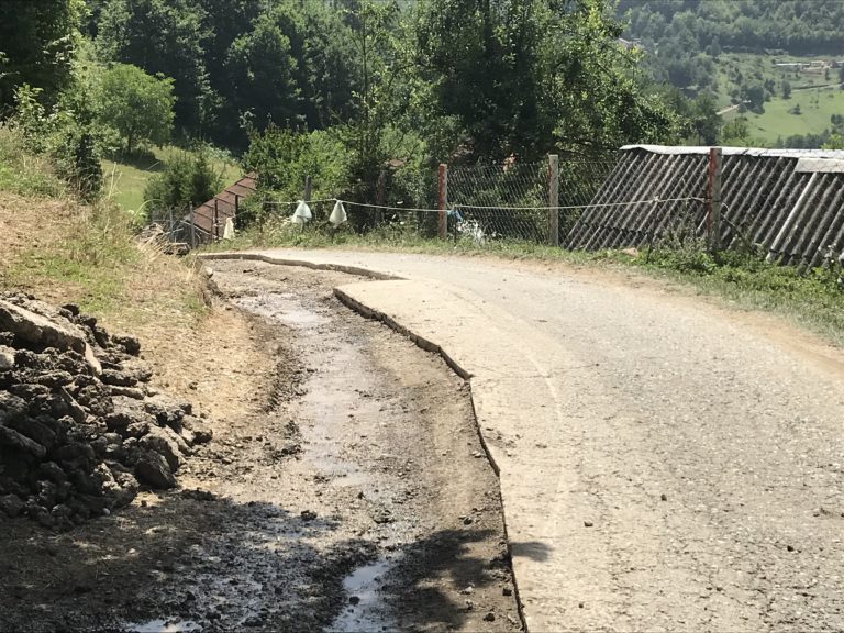 SANIRANJE UDARNIH RUPA NA PUTEVIMA U PETNJICI