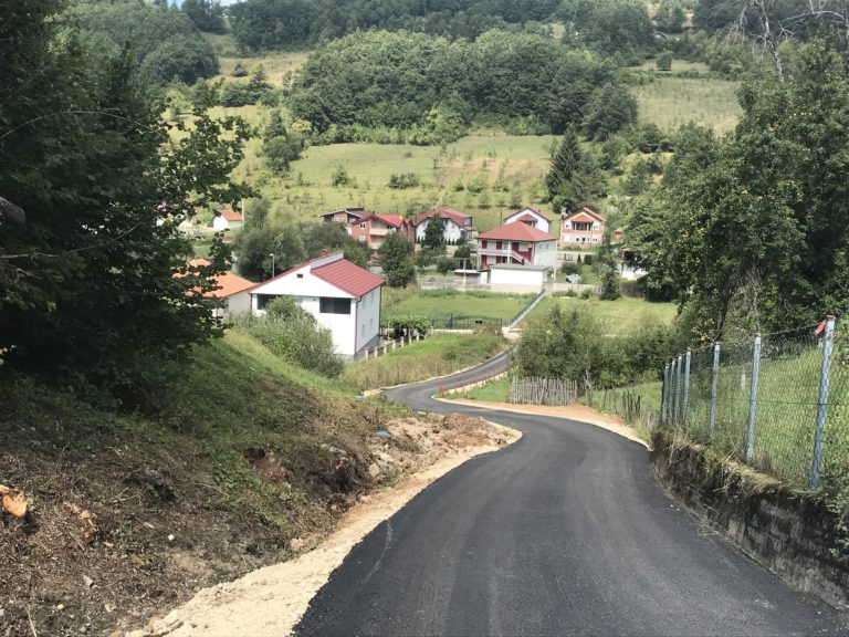 FOTO I VIDEO: ASFALTIRAN PUT U ZASEOKU LATIĆI