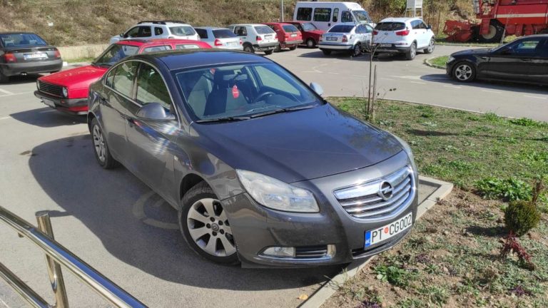 PETNJICA: I SLUŽBENI AUTOMOBIL NA PARKINGU LICA SA INVALIDITETOM