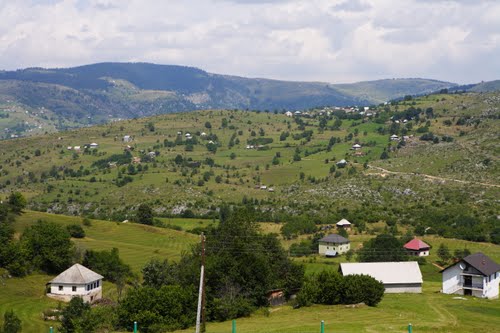 ISLAMSKA ZAJEDNICA: POMOGNIMO DA SE IZGRADI KUĆA DJECI IZ PORODICE ŠKRIJELJ