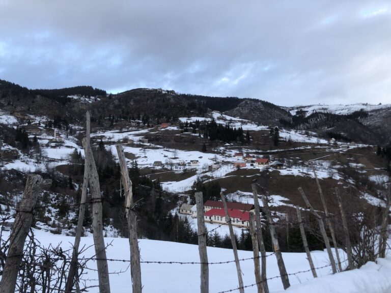 FOTO PRIČA: POGLED SA BRDA “ČOLOVIĆ” NA SAVIN BOR