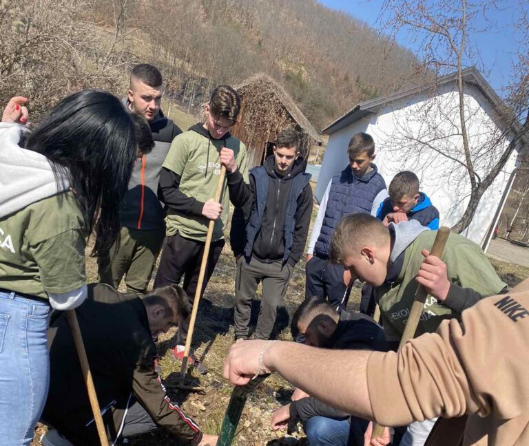 SREDNJA MJEŠOVITA ŠKOLA U PETNJICI OBILJEŽILA “DAN ŠUMA”