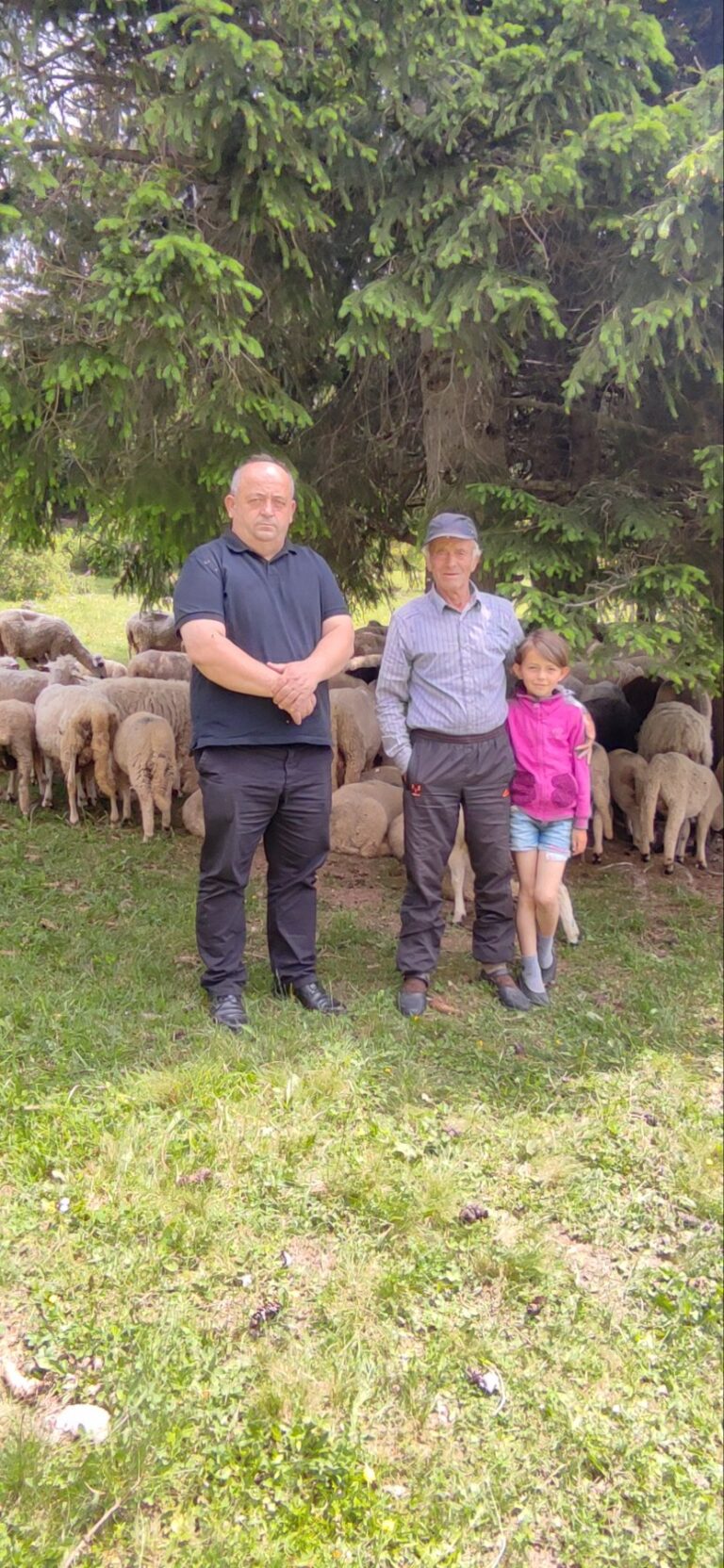 AGOVIĆ POSJETIO GAZDINSTVO RASTODERA: POMOĆI ĆEMO