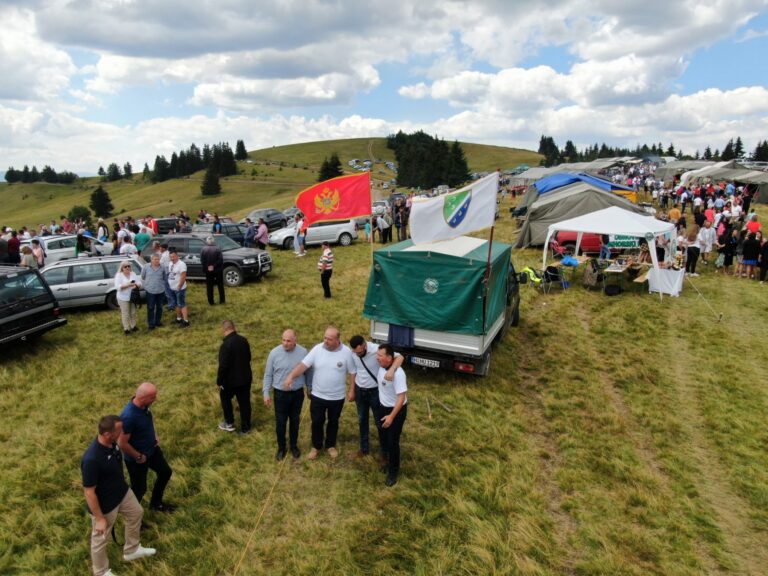 FOTO I VIDEO: VRAĆEN SJAJ VAŠARA NA LAĐEVCIMA, ORGANIZATORI ZADOVOLJNI