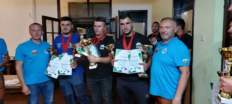 URUČENE NAGRADE NAJBOLJIM NA DŽIPIJADI “BEAUTY OF BIHOR”