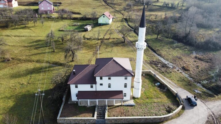 (VIDEO) DŽAMIJA U MZ TUCANJE USKORO U PUNOM SJAJU