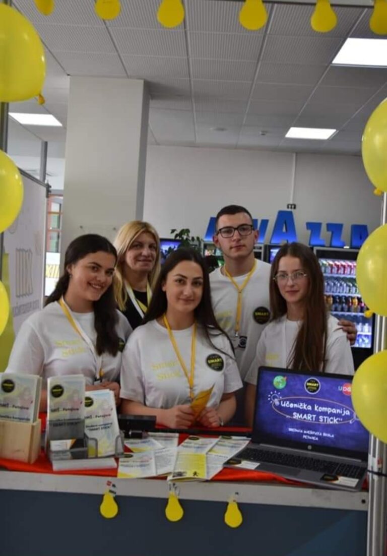 Zapažen uspjeh petnjičke učeničke kompanije “Smart stick”