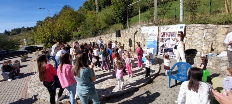 Porodični karavan posjetio Petnjicu (FOTO I VIDEO)