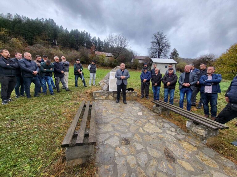 DA SE NE ZABORAVI: OBILJEŽEN DAN SJEĆANJA NA ŠEHIDE PETNJICE (VIDEO I FOTO)