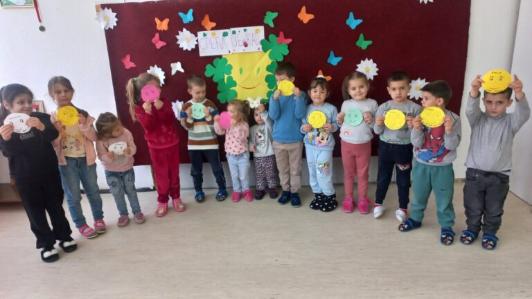 Mališani iz vrtića u Petnjici obilježili Međunarodni dan sreće