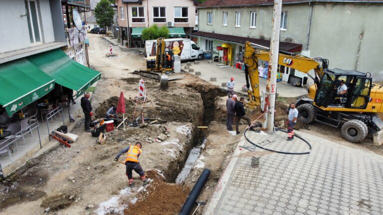 REKONSTRUKCIJA CENTRA PETNJICE (FOTO)