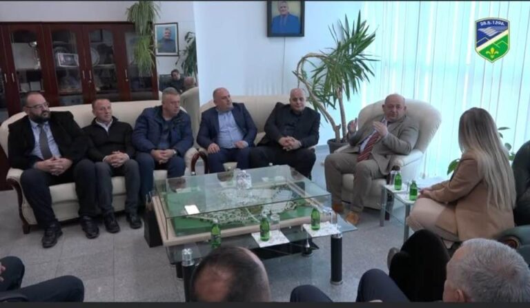 Predsjednik opštine Petnjica posjetio Tutin, razmjena iskustava i jačanje saradnje (FOTO I VIDEO)