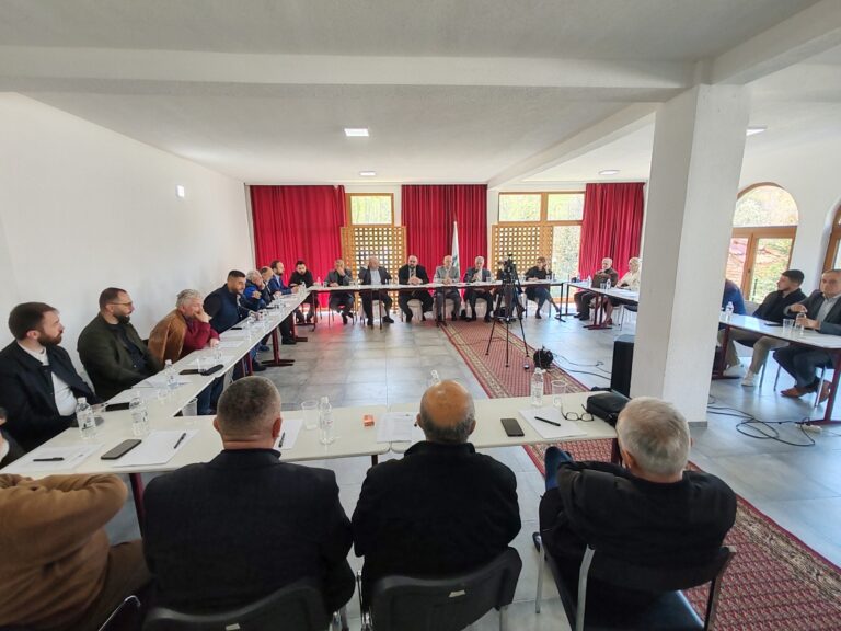 ODRŽAN OKRUGLI STO “BOŠNJACI – ŠTA I KUDA DALJE”