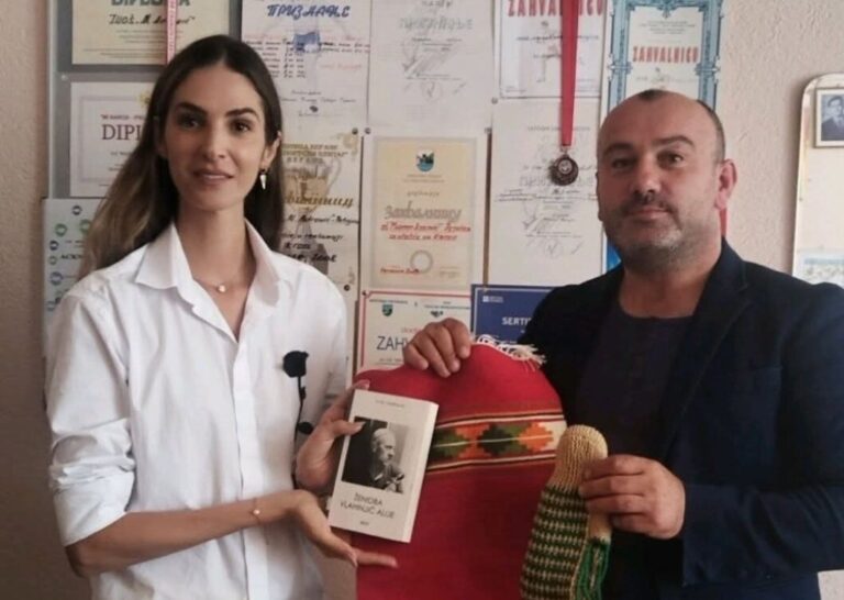 Emina Čunmuljaj posjetila OŠ “Mahmut Adrović”: Donacijom školskog pribora uljepšala početak školske godine
