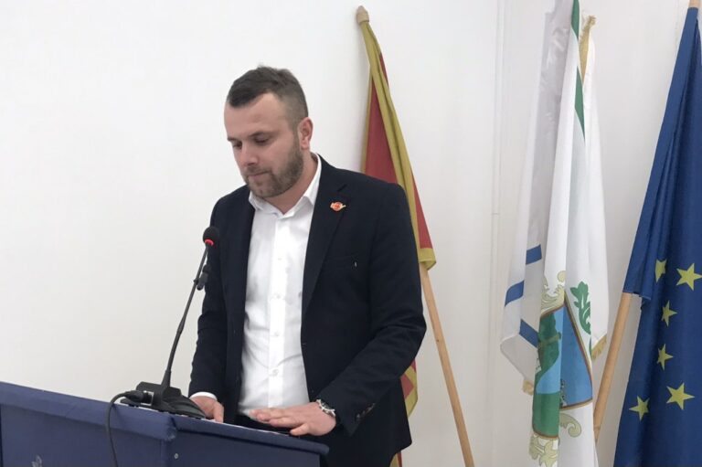 FOKUS BIHORA – ERSIN RASTODER: Petnjica na čekanju – mnogo priče, malo djela