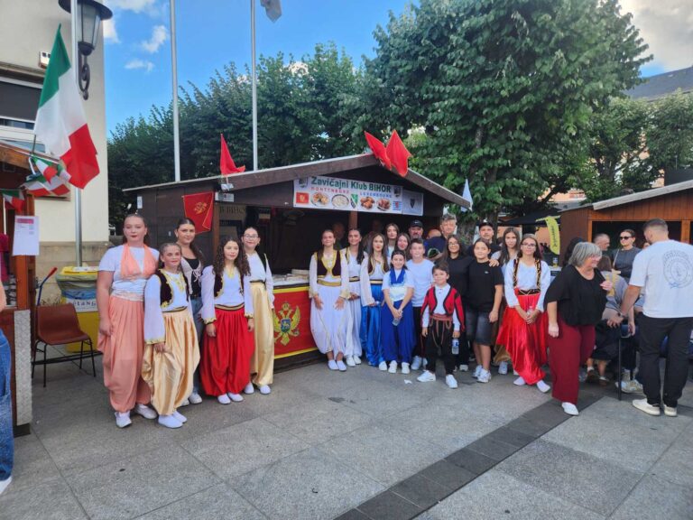 MAJSKA ZORA U LUKSEMBURGU (FOTO I VIDEO)