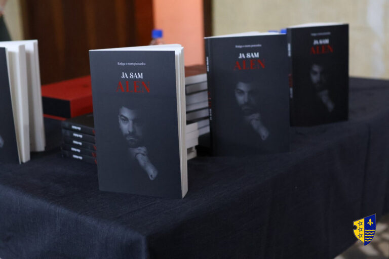 Promocija potresne knjige Alena Muhića “Ja sam Alen” Promocija potresne knjige Alena Muhića “Ja sam Alen”