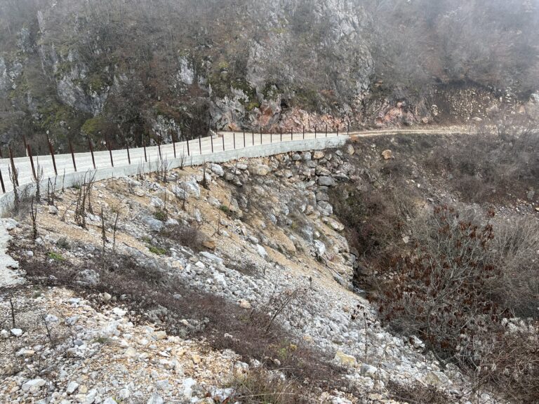 RADMANSKA KLISURA POD CIJEVIMA I NASIPOM: KO JE PREGRADIO RIJEKU I PO ČIJEM ODOBRENJU?