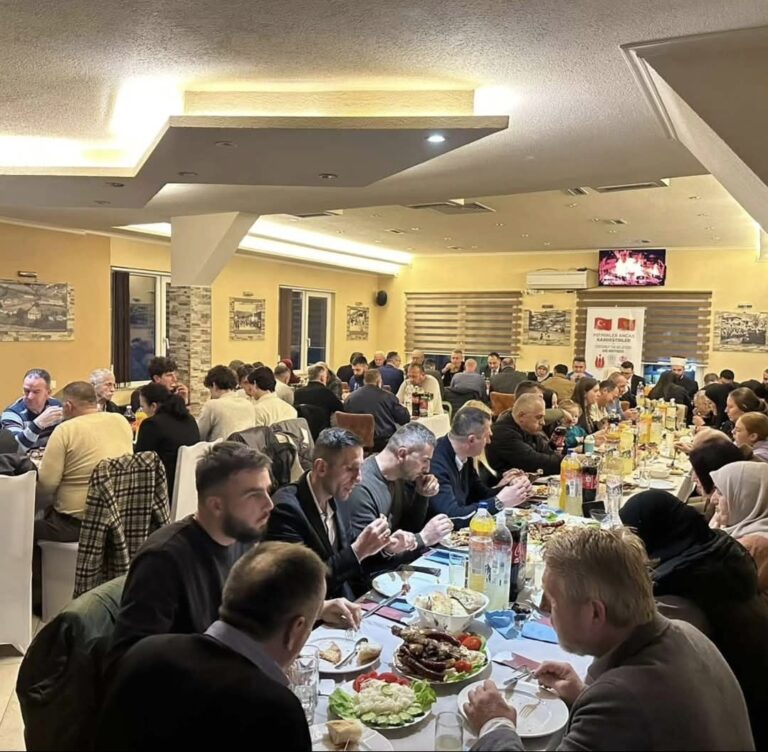 Iftar u organiyaciji turske ambasade